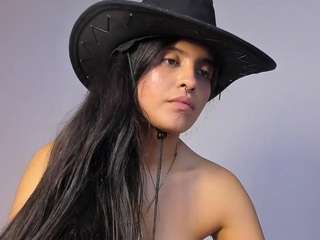 elenna-salvatoree webcam