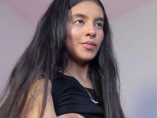 elenna-salvatoree webcam