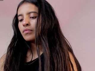 elenna-salvatoree live cam profile