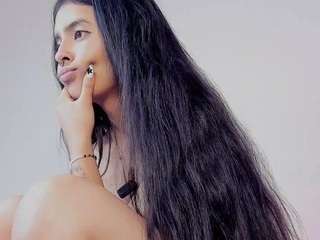 elenna-salvatore... Live Webcam on CamSoda