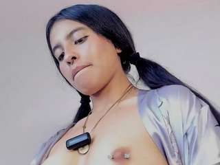 elenna-salvatoree webcam