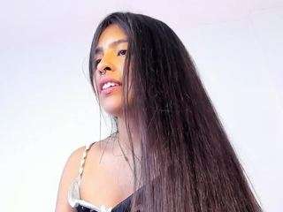 elenna-salvatoree webcam