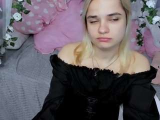 GinaDawson live cam preview