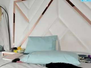 MiaHarper2