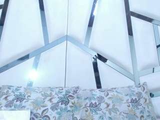 MiaHarper2 live cam preview