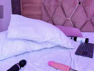 scarletevanss Live Webcam on CamSoda