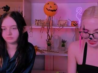 sendi-cais from CamSoda is Freechat