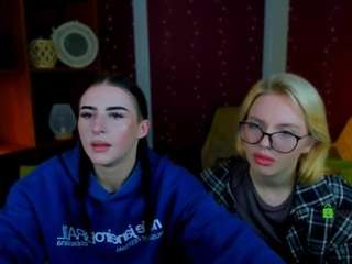 Image 1 of sendi-cais, female webcam model,  years old, on live webcam