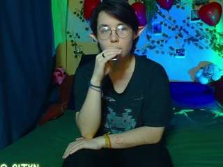 tricky-kitsune Live Webcam on CamSoda