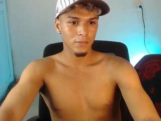 master-sexy06 Live Webcam on CamSoda