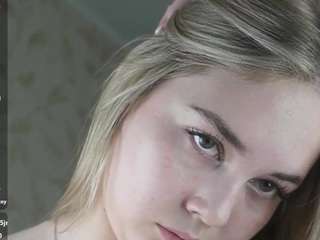 melaniaweisenbur... Live Webcam on CamSoda