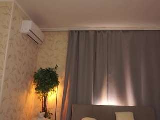 le modèle melaniaweisenburger est en webcam porno dans un show sur le site camsoda, il possède les tags suivants: ahegao,genital piercings,green eyes,huge tits,no drinking,no smoking,pov,spanking,striptease,teen 18,twerk,upskirt,young adult,blonde hair,curvy,hd