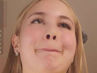 melaniaweisenburger's CamSoda show and profile