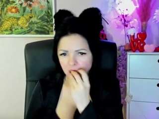 mollymoon40 live cam profile