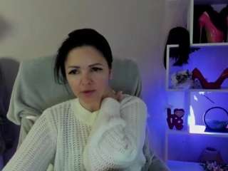 le modèle mollymoon40 est en webcam porno dans un show sur le site camsoda, il possède les tags suivants: ahegao,black hair,tease,tattoos,stockings,sexy,nylon,no smoking,no drinking,mistress,joi,huge tits,heels,facial piercings,erotic dance,domination,cuckold,cei,cbt,brown eyes
