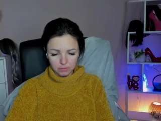 This model is live right now. mollymoon40