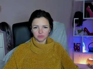 This model is live right now. mollymoon40