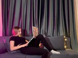 sofiariverashimm... Live Webcam on CamSoda