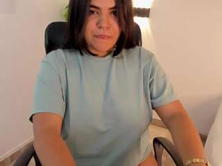 daniela-crozee's CamSoda show and profile