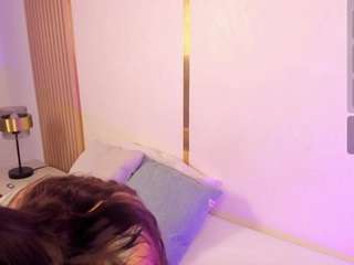 emmihops's CamSoda show and profile