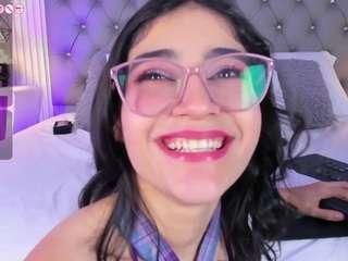 Live cam show with LunaBloon