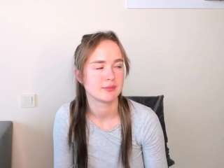 marybounty Brown hair live webcam