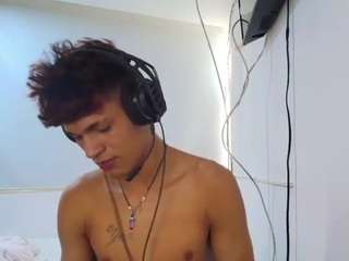 sexystrongerhott webcam