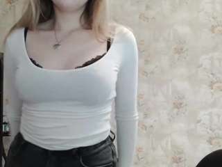 ellakim Live Webcam on CamSoda