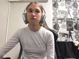 elodienielsen's CamSoda show and profile