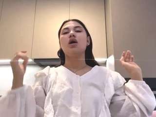 emikosmith webcam