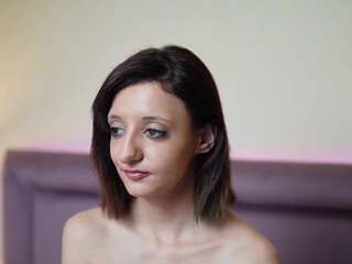 JoelleApril live webcam show