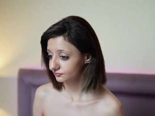JoelleApril live webcam show