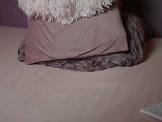 JoelleApril live cam preview