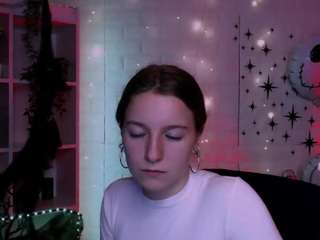 kiki-yourlove Live Webcam on CamSoda