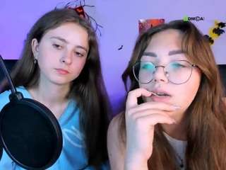 luna-blooming Live Webcam on CamSoda