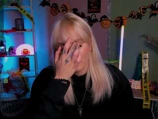 luna-blooming Live Webcam on CamSoda