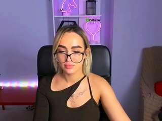  luna-blooming chat room