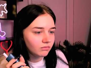 miki-ti Live Webcam on CamSoda