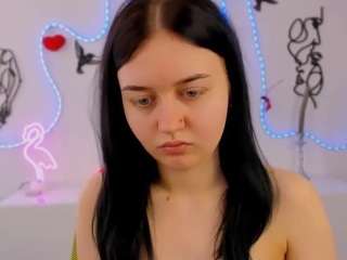 miki-ti's CamSoda show and profile