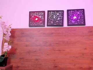 nini-foxxx live webcam show
