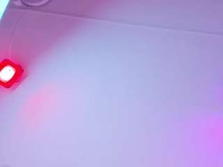 nini-foxxx live webcam show