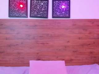 nini-foxxx live webcam show