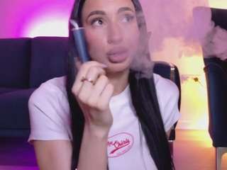 le modèle sienna-star est en webcam porno dans un show sur le site camsoda, il possède les tags suivants: anal,squirt,pussy,role play,sexy,shaved pussy,skinny,spank,squirter,orgasm,strip,tattoos,tease,teen 18,tittyfuck,toys,young adult,pov,oil,ass