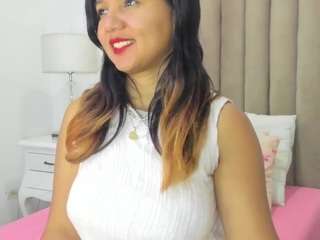 zusan-king's CamSoda show and profile