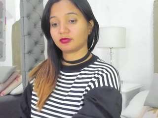 zusan-king's CamSoda show and profile