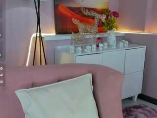 Live webcam model aura-powers on Soda Cams