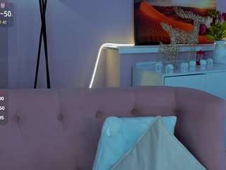 Live webcam model aura-powers on Soda Cams