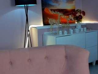 Live webcam model aura-powers on Soda Cams