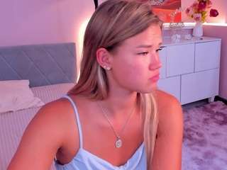 aura-powers Live Webcam on CamSoda