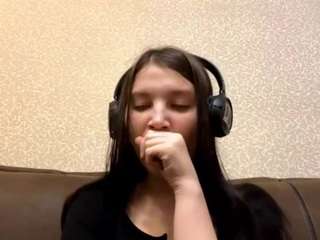 aurorareddy's CamSoda show and profile